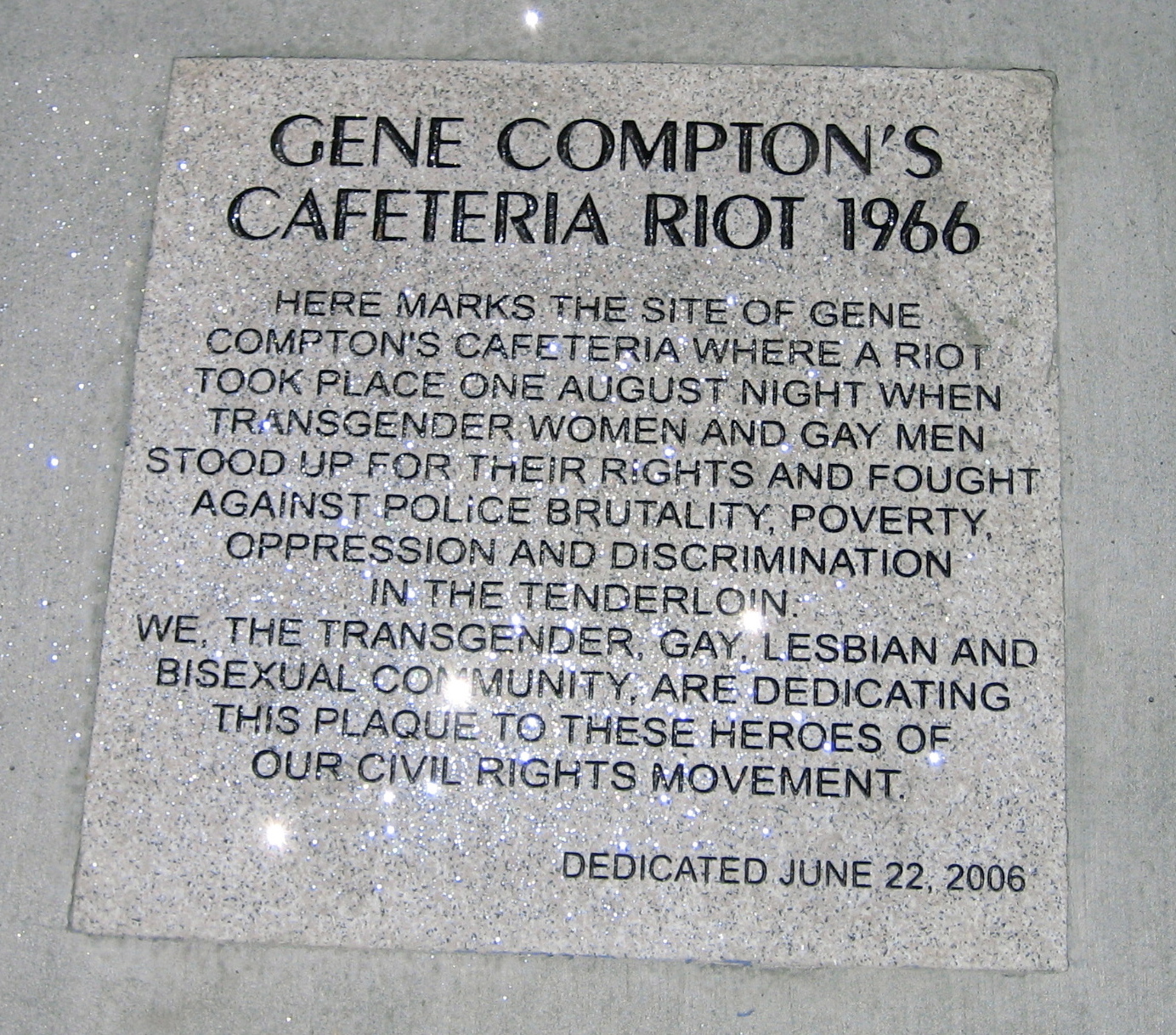В память о бунте в кафетерия Комптона